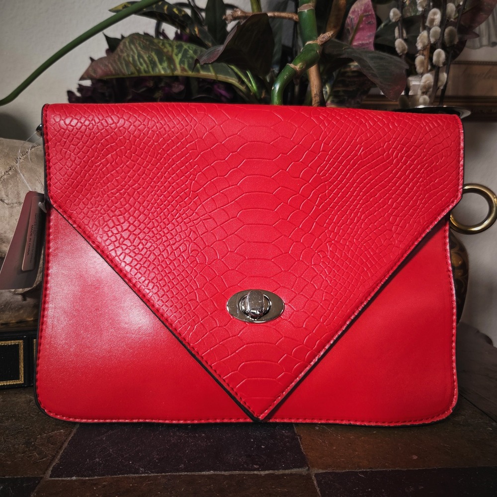 Handbag‎ Red Faux Gator Crocodile Print Envelope Crossbody Clutch NWT Statement